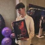 питерс читает