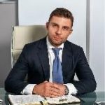 С вас пять тыщ