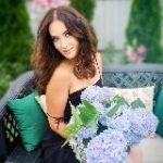 Miss Freni – цветущая жизнь.