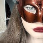 чертовка с книгами