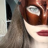 чертовка с книгами