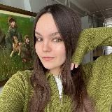 Полина с конвертами