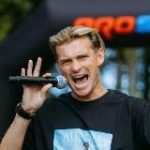 Бегущий Комментатор