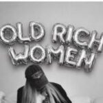 An old rich woman
